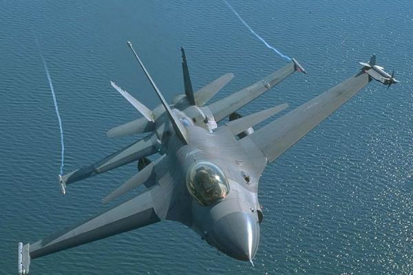 Kokpit.aero'nun haberine göre; F-16 C/D Blok 40 kullanan filo, Ege'de it dalaşlarında yüksek tecrübeye sahip.