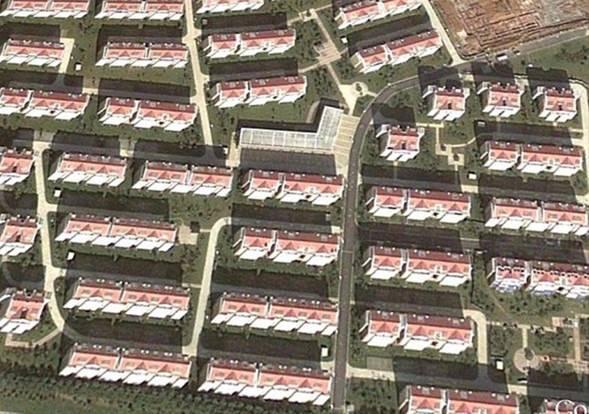 <p>Kuzey &Ccedil;in'de hammadde zengini olan bu kent her t&uuml;rl&uuml; l&uuml;ks ve konfora sahip olmasına rağmen son derece &ouml;nemli bir şey eksik o da insan...</p>

<p>&nbsp;</p>
