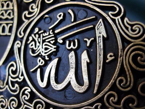 <p>Pazartesi, Perşembe oruç tutardı. Neden böyle yaptığı sorulduğunda: “Ameller he pazartesi ve Perşembe Allaha sunulur. Oruçluyken amelimin Allaha arz olunmasını severim” derdi.</p>
<p> </p>