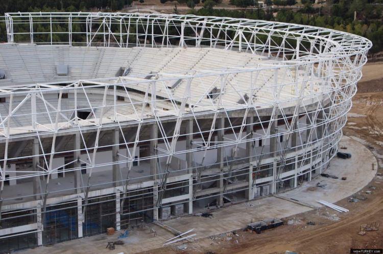 <p>Yeni Adana Stadı<br />
Kapasite: 33.000</p>