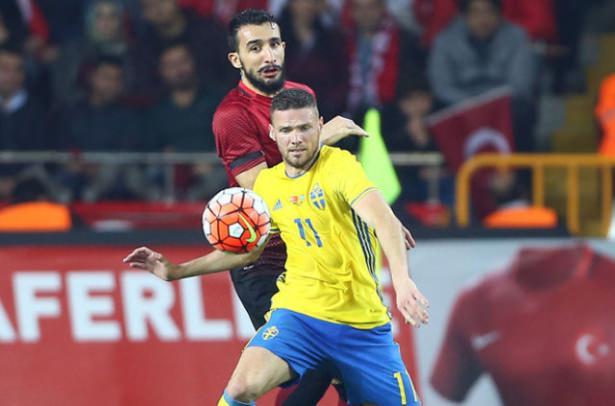 <p><strong><span style="color:#D3D3D3">Sarı-lacivertli kulübün, Hollandalı yıldızın yerine Panathinaikos'ta forma giyen Marcus Berg'i gelecek sezon için düşündüğü iddia edildi.</span></strong></p>
