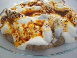 <p>BAYBURT Tel helvası, tatlı çorba, galaçoş, ekşi lahana, lor dolması, yalancı dolma.</p>