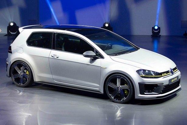 <p>Volkswagen, Golf R400 konseptinin üretim versiyonunun 2016’da ortaya çıkacağını açıkladı</p>

