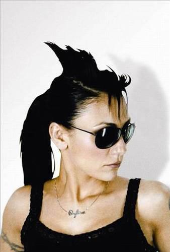 <p>Özlem Tekin - Amerika California doğumlu.. Aslen Ankara'lı...</p>
