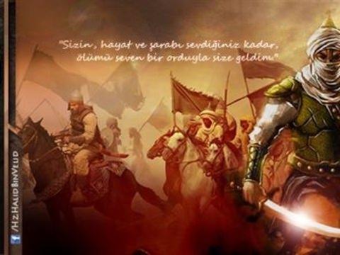 <p>Halid bin Velid:</p>
<p>Uhud Savaşı'ndaki taktiği ile savaşın seyrini tamamen değiştirmiş ve Mekkeliler'e büyük yarar sağlamıştır.</p>
<p>Dinini değiştirdikten sonra Mekke'nin fethinde görevlendirilmiş ve böylece İslam dünyası açısından bir simge hâline dönüşmüştür.</p>
<p>Sonraki yıllarda Mezopotamya'nın tümünü kontrol altına almıştır.</p>