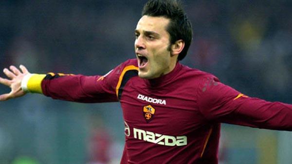 <p>Vincenzo Montella</p>

<p> </p>

<p>Küçük uçak</p>
