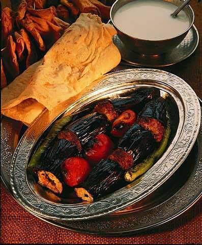 <p>KAHRAMANMARAŞ Dövme dondurma, biber, tarhana, leğen çorbası, tirşik çorbası, Maraş paçası, pıtpıt lapası, sömelek, un sucuğu, bastık, çullama, ilende, hapısa, ravanda.</p>