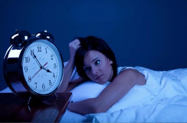 <p>Ne yaparsanız yapın uyku sorununu çözemiyorsunuz... İşte 60 saniyede uyumanızı sağlayan o formül...</p>
