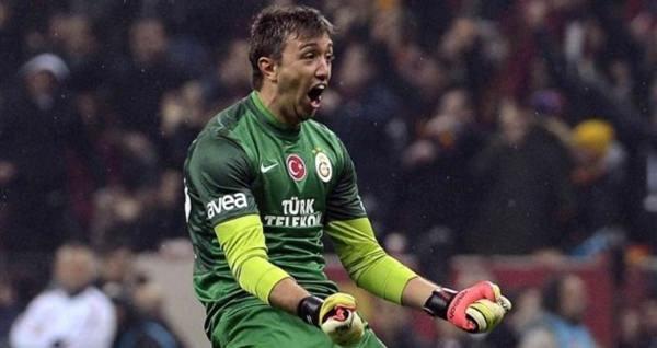 <p>EN YETENEKSİZ OYUNCU</p>
<p><strong>Yeteneksiz futbolcu yoktur.</strong></p>