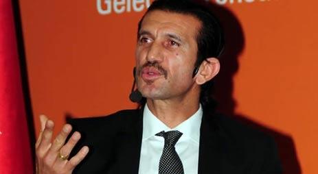 <p><strong>RÜŞTÜ REÇBER: "EĞER YENEMEZLERSE..."</strong><br />
<span style="color:rgb(102, 102, 102)">Beşiktaş açısısından çok önemli bir maç. Aslında bu maç Beşiktaş'ın şampiyonluk maçı. Bilic'in tansiyonu yüksek maçlardaki performansı çok vasat ve bu tip maçlarda gerekli reaksiyonu gösteremiyor. Beşiktaş, Fenerbahçe'ye yenilirse puansal anlamda çok büyük bir değişiklik olmayacak ancak Beşiktaş'ın bu yenilgiden sonra şampiyon olma ihtimali yok. Fenerbahçe, Beşiktaş'ı yenerse; Beşiktaş şampiyon olamaz.</span></p>
