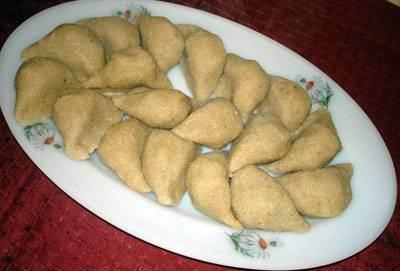 <p>MARDİN Badem şekeri, ceviz sucuğu, ikbebet (içli köfte), semberuk, irok, kibe, kitel raha, lebeniyye</p>