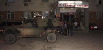 Askeri ara&ccedil; şarampole u&ccedil;tu: 2 Şehit ve 6 yaralı!