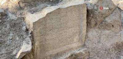 1500 yıllık mezar taşındaki o mesaj şok etti