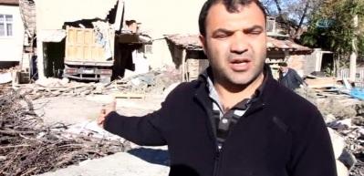 1 aydır kamyonun evden &ccedil;ıkarılmasını bekliyor