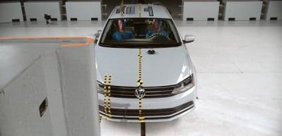 2017 Volkswagen Jetta &ccedil;arpışma testi