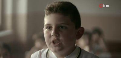 İstanbul Emniyeti'nden duygulandıran &lsquo;Babalar G&uuml;n&uuml;&rsquo; klibi