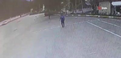 Tokat&rsquo;ta 6 kişinin yaralandığı kaza anı g&uuml;venlik kamerasına yansıdı