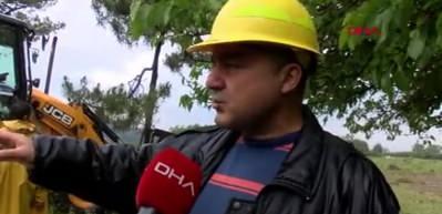 Yağmurdan ka&ccedil;arken, kaybolan ineğini kuyuda buldu