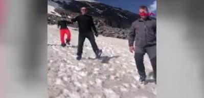 Ağrı Dağı'nda Ukraynalı dağcıların ayı korkusu kamerada
