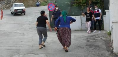Evinin &ouml;n&uuml;nden ka&ccedil;ırılan gen&ccedil; kız baskınla kurtarıldı! 