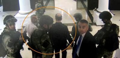 Bakan Akar: Kafanızda tabanca varken, hayır diyebilecek ka&ccedil; kişi var?