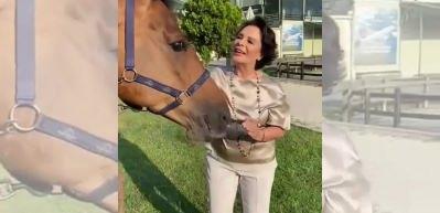 Hülya Koçyiğit'in at sevgisi...