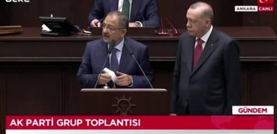 İki belediye başkanı daha AK Parti'ye katıldı! Cumhurbaşkanı Erdoğan rozetleri taktı