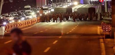 Sanat&ccedil;ı K&uuml;rşat'tan 15 Temmuz Destanı Marşı!