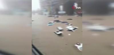 &Ccedil;in'de sel felaketi: 12 &ouml;l&uuml;