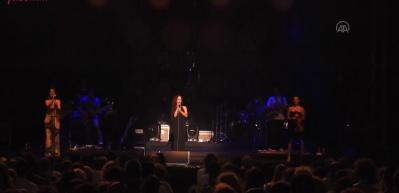 Sertab Erener'den hayranlarına uyarı: Maskelerinizi çıkartmayın...