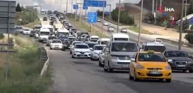 9 g&uuml;nl&uuml;k tatilde bu kavşaktan 2 milyon ara&ccedil; ge&ccedil;ti