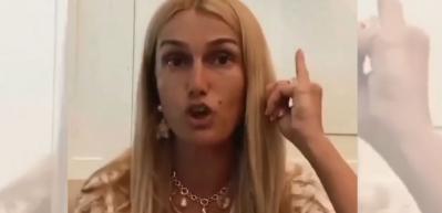 Kuyumcu açılışına giden Tuğba Özay: Bana iftira atanlar o ateşlerde yansın