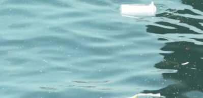 &Uuml;sk&uuml;dar sahilinde kıyılardaki kirlilik tepki topladı!