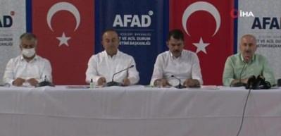 Bakan Kurum: Biz yangın b&ouml;lgelerinden selfie &ccedil;ekip gitmiyoruz