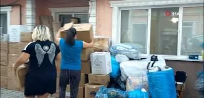 Doğmamış bebeğinin kıyafetlerini g&ouml;zyaşlarıyla yangın zedelere g&ouml;nderdi