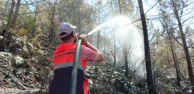 Yangına m&uuml;dahale ederken eşinin doğum yaptığını &ouml;ğrendi