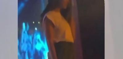 Irmak Arıcı'dan ikinci skandal! Sahnede dakikalarca...