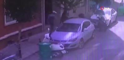 Seda Sayan'ın oğlu Oğulcan'ın motosikletinin &ccedil;alındığı anlar kamerada 