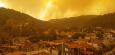 Yunanistan'daki orman yangınlarında uydu g&ouml;r&uuml;nt&uuml;leri ortaya &ccedil;ıktı