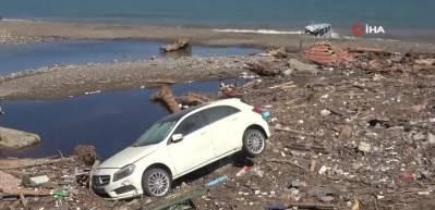 Kastamonu&rsquo;da kahramanlık &ouml;rneği, ailesini ve 4 kişilik aileyi kurtardı!