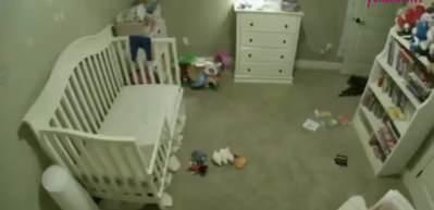 K&ouml;peğin o odaya girmesi yasaktı! Bakın nasıl bir y&ouml;ntem buldu...