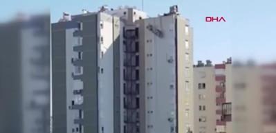 Makara arızalanınca 12'nci katta mahsur kalan boyacı kardeşler kurtarıldı