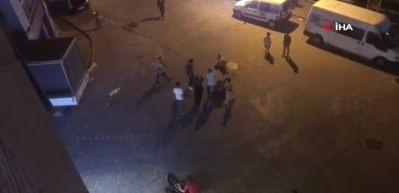 Sokak ortasında bı&ccedil;aklı tekme tokat 'velayet' kavgası