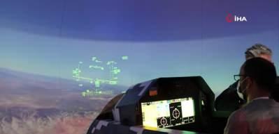  TUSAŞ'tan IDEF'te H&uuml;rjet ve TF-X sim&uuml;lat&ouml;r&uuml; u&ccedil;uş eğitimi