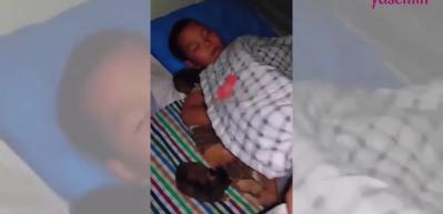 Uyuyan &ccedil;ocuğun yorganının altından bakın neler &ccedil;ıktı!