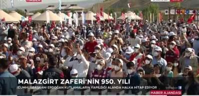 Erdoğan'dan son dakika a&ccedil;ıklamaları: T&uuml;m d&uuml;nyaya haykırıyoruz