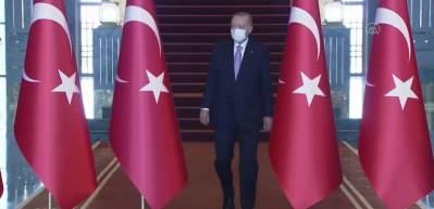 Cumhurbaşkanı Erdoğan'ın kabul&uuml;nde dikkat &ccedil;eken tablo