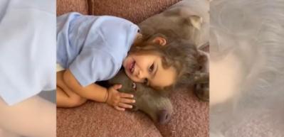 Hande Er&ccedil;el'in yeğeni Mavi sosyal medyayı sallamaya devam ediyor!