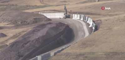 İran sınırına 43 kilometrelik beton duvar