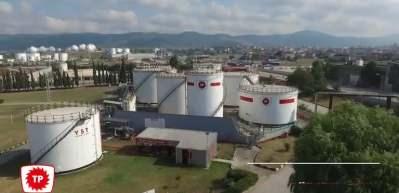 T&uuml;rkiye atağa kalktı! &Uuml;zerine beton d&ouml;k&uuml;len kuyulardan petrol fışkırıyor